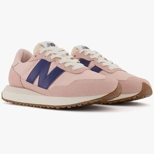 New Balance Women's 237 Classic Sneaker.  Pink Haze/Moon Shadow.  Size 9 1/2.